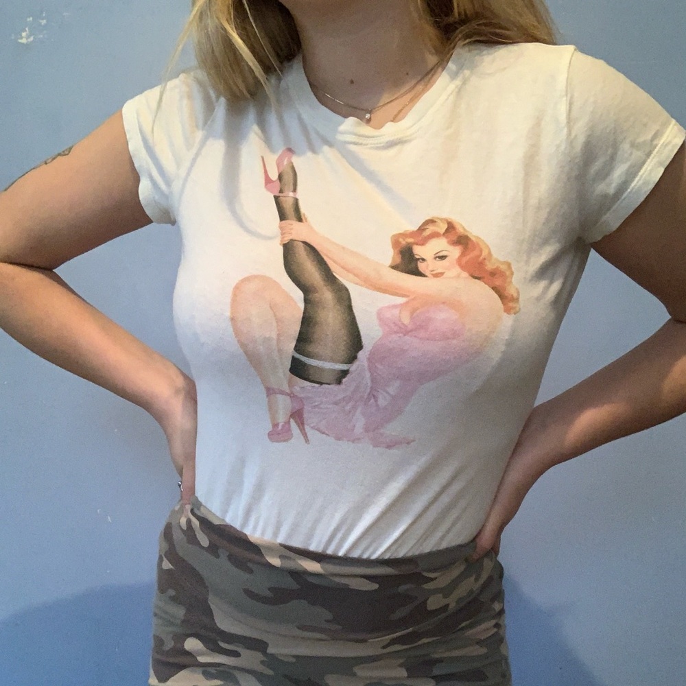 Pin-up girl graphic Tee Charlotte Russe